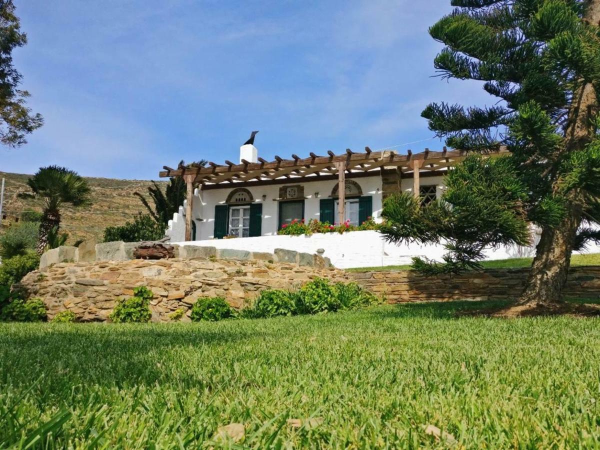 Villa Laggades Relaxing House à Tínos Extérieur photo